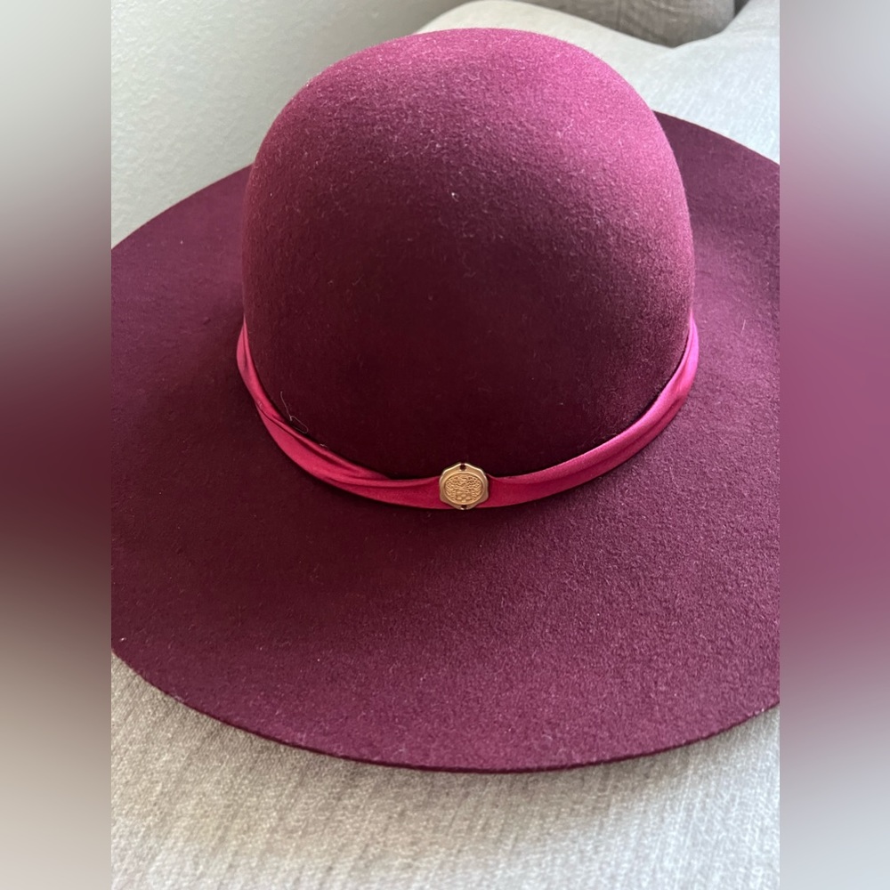 Vince camuto burgundy hat